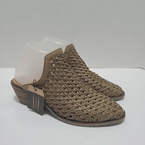 Crevo Neva Block Heel Leather Mule in Olive Green NWT Size 8‎